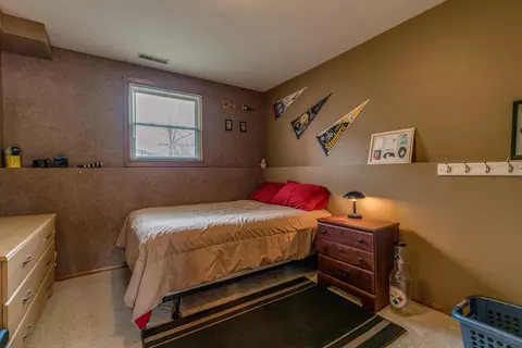 1527 E Omaha Dr, Bismarck, ND 58504 photo 21