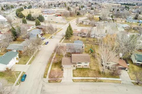 1527 E Omaha Dr, Bismarck, ND 58504 photo 41