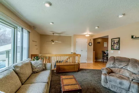 1527 E Omaha Dr, Bismarck, ND 58504 photo 3