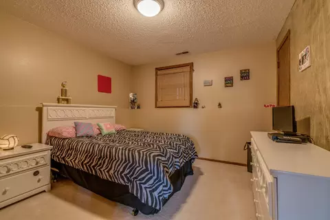 1527 E Omaha Dr, Bismarck, ND 58504 photo 19