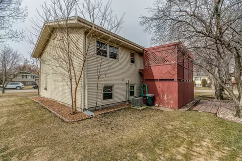 1527 E Omaha Dr, Bismarck, ND 58504 photo 32