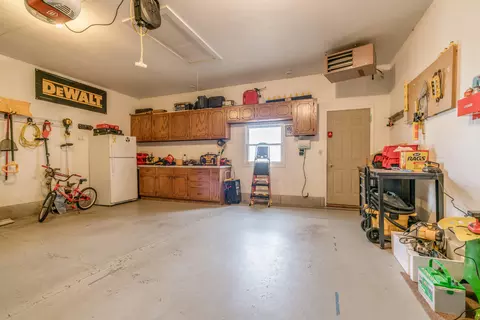 1527 E Omaha Dr, Bismarck, ND 58504 photo 18