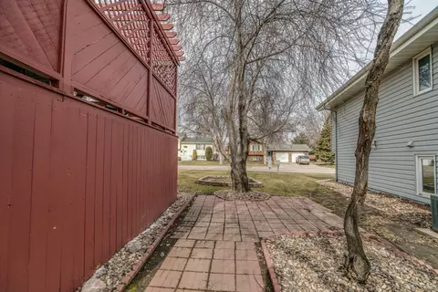 1527 E Omaha Dr, Bismarck, ND 58504 photo 34