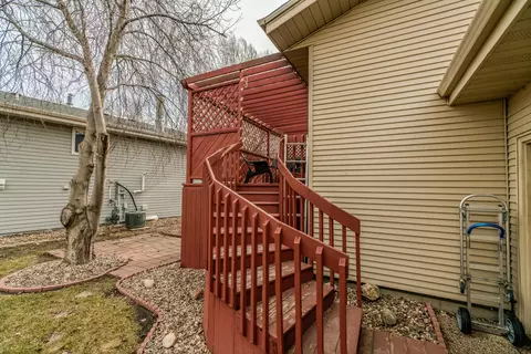 1527 E Omaha Dr, Bismarck, ND 58504 photo 36