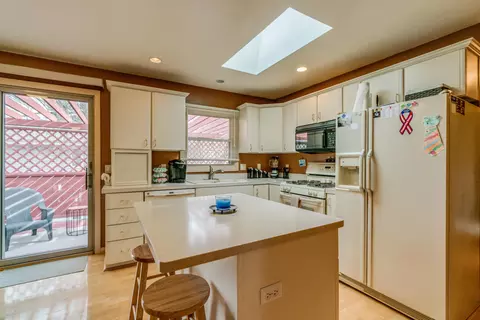 1527 E Omaha Dr, Bismarck, ND 58504 photo 5