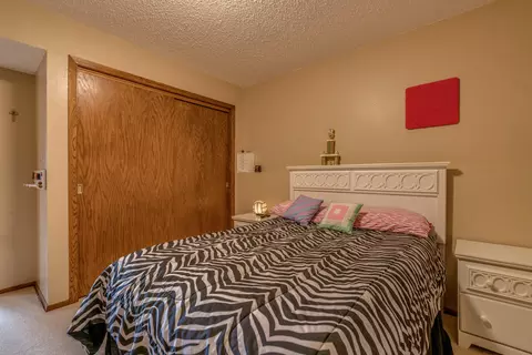 1527 E Omaha Dr, Bismarck, ND 58504 photo 20