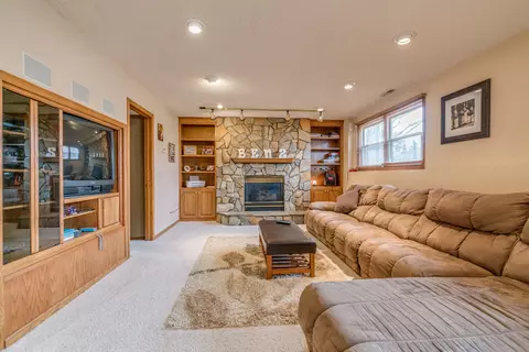 1527 E Omaha Dr, Bismarck, ND 58504 photo 26