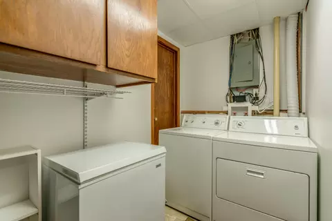 1527 E Omaha Dr, Bismarck, ND 58504 photo 25