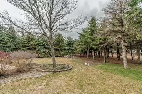 9546 Forest Dr, Bismarck, ND 58503 photo 59