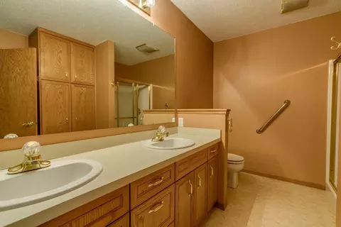 9546 Forest Dr, Bismarck, ND 58503 photo 28