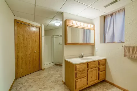 9546 Forest Dr, Bismarck, ND 58503 photo 48