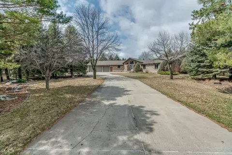 9546 Forest Dr, Bismarck, ND 58503 photo 60