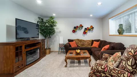 3308 Thunderbird Ln, Bismarck, ND 58503 photo 22