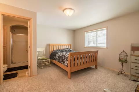 3308 Thunderbird Ln, Bismarck, ND 58503 photo 23