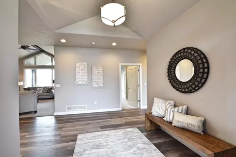1004 Community Loop, Bismarck, ND 58503 photo 2