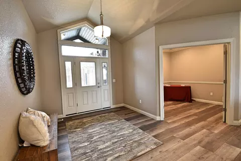 1004 Community Loop, Bismarck, ND 58503 photo 3
