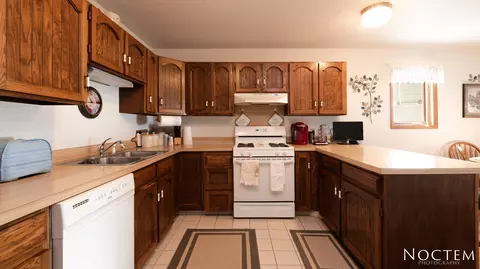 2845 Warwick Loop, Bismarck, ND 58504 photo 7
