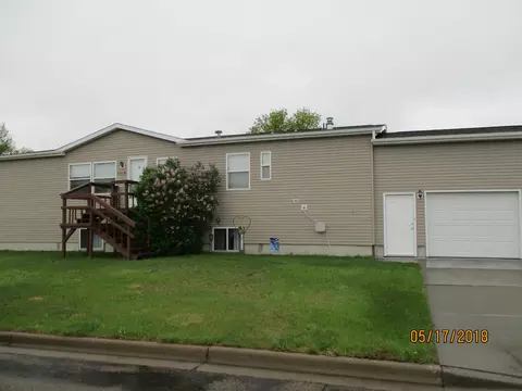 1119 Cherry Ln, Beulah, ND 58523 photo 1