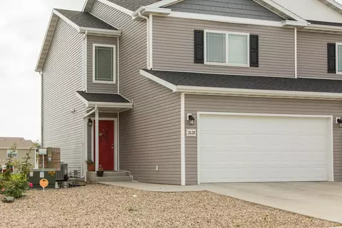 2628 Douglas Pl SE, Mandan, ND 58554 photo 2