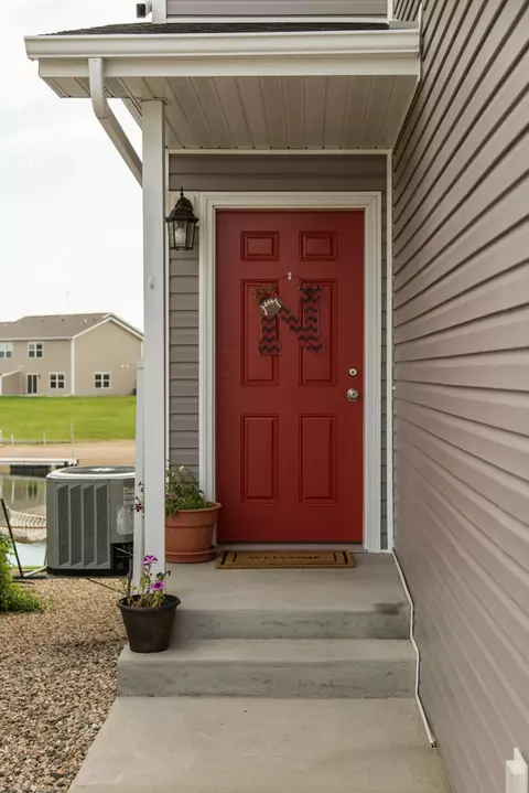 2628 Douglas Pl SE, Mandan, ND 58554 photo 3