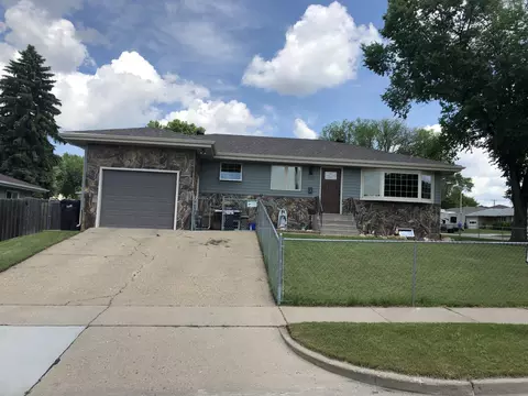 1820 Braman Ave, Bismarck, ND 58501 photo 1