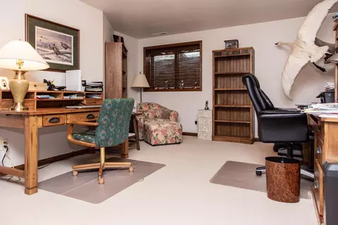 8024 Red Oak Dr, Bismarck, ND 58501 photo 29