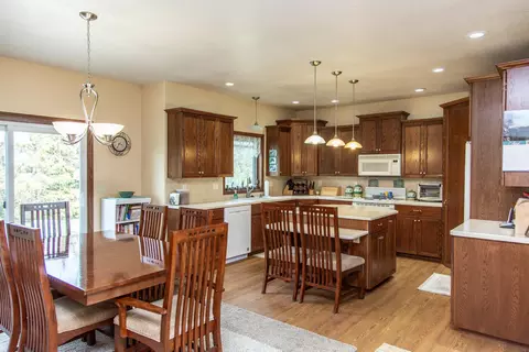 8024 Red Oak Dr, Bismarck, ND 58501 photo 8