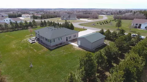 8024 Red Oak Dr, Bismarck, ND 58501 photo 44