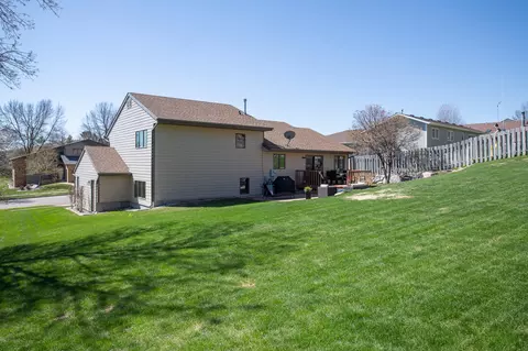 508 Juniper Dr, Bismarck, ND 58503 photo 20