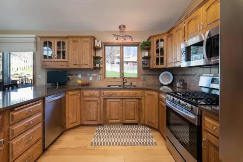 508 Juniper Dr, Bismarck, ND 58503 photo 7