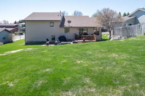 508 Juniper Dr, Bismarck, ND 58503 photo 21