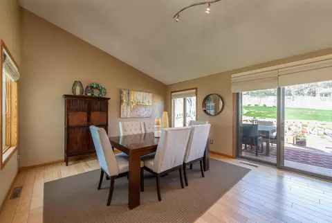 508 Juniper Dr, Bismarck, ND 58503 photo 4
