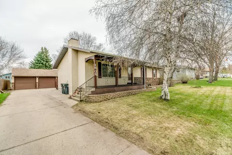 1908 10th Ave SE, Mandan, ND 58554 photo 1
