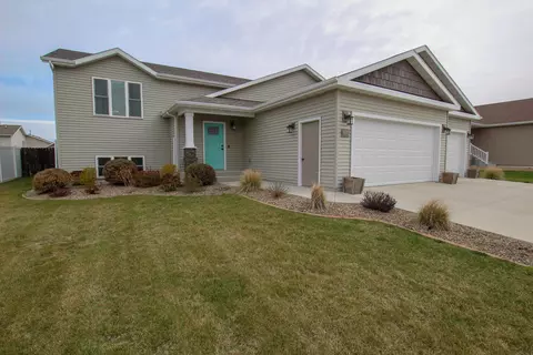6340 Edgerly Ln, Lincoln, ND 58504 photo 1