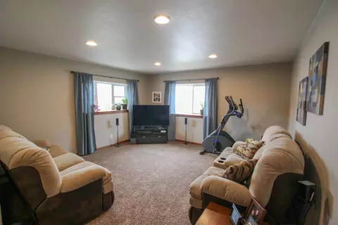 6340 Edgerly Ln, Lincoln, ND 58504 photo 23