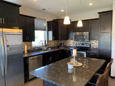 2451 Water Park Loop SE, Mandan, ND 58554 photo 7