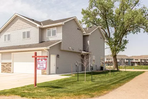 2451 Water Park Loop SE, Mandan, ND 58554 photo 5