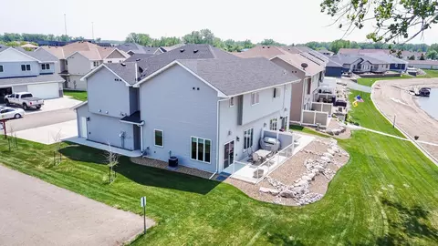 2451 Water Park Loop SE, Mandan, ND 58554 photo 3