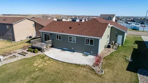 3464 Doubleday Dr, Bismarck, ND 58503 photo 3