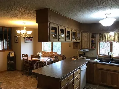 8100 Arcata Dr, Bismarck, ND 58503 photo 9