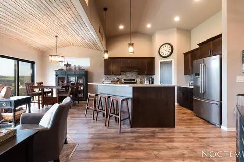 1604 Plains Bnd SE, Mandan, ND 58554 photo 3