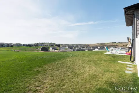 1604 Plains Bnd SE, Mandan, ND 58554 photo 15