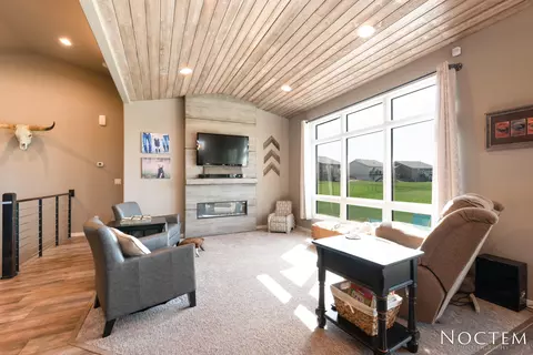 1604 Plains Bnd SE, Mandan, ND 58554 photo 5