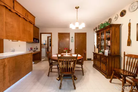1238 E Coulee Rd, Bismarck, ND 58501 photo 10