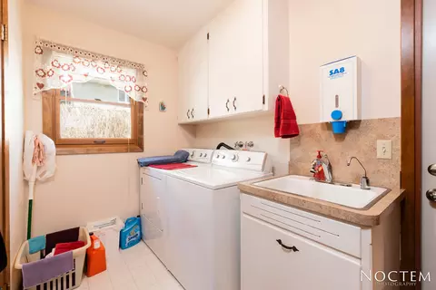 1238 E Coulee Rd, Bismarck, ND 58501 photo 7