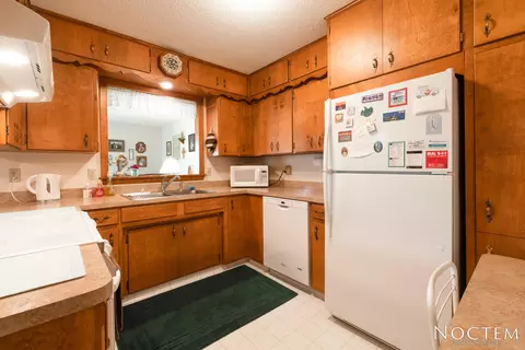 1238 E Coulee Rd, Bismarck, ND 58501 photo 4