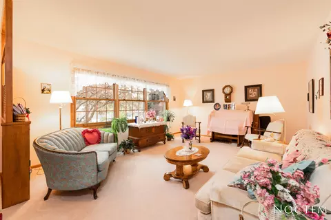 1238 E Coulee Rd, Bismarck, ND 58501 photo 2