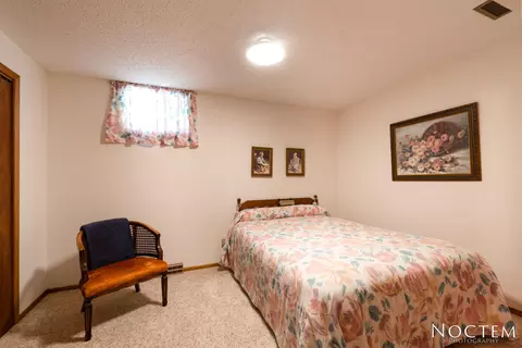 1238 E Coulee Rd, Bismarck, ND 58501 photo 16