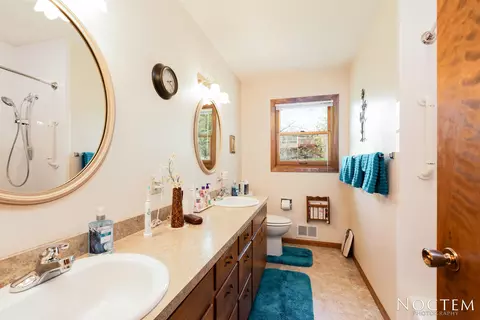 1238 E Coulee Rd, Bismarck, ND 58501 photo 11
