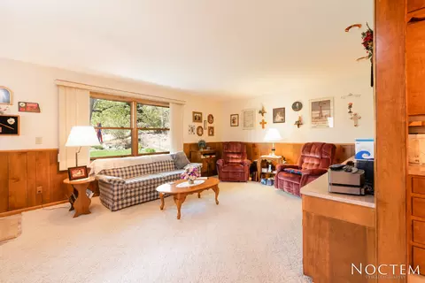 1238 E Coulee Rd, Bismarck, ND 58501 photo 5